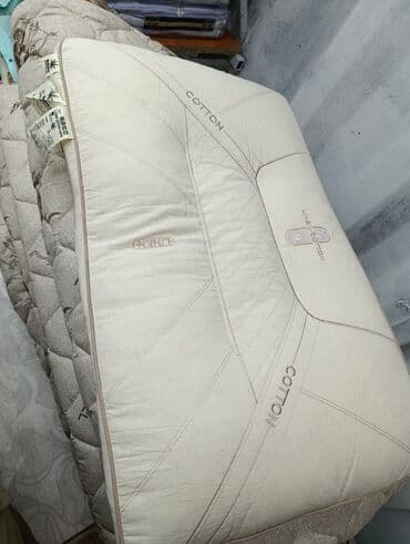 чехоль: Подушки премиум-класса разных брендов. Варианты: - La Perla Home — 4