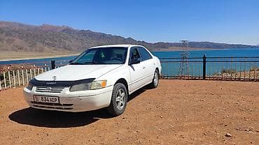 колони: Toyota Camry: 1998 г., 2.2 л, Автомат, Бензин, Седан — 3