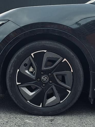Продажа авто: Toyota bZ3: 2025 г., Автомат, Электромобиль, Лифтбек — 7