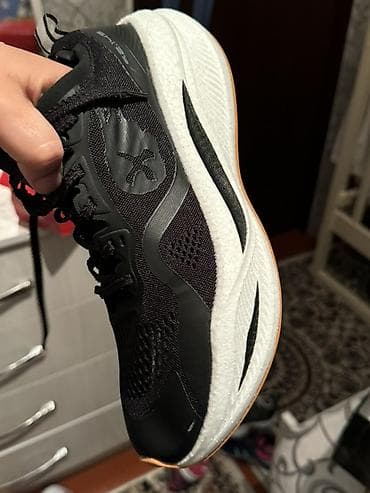 крос: Кроссовки для бега и тренировок новые пишите есть торг - Размер: EU — 1