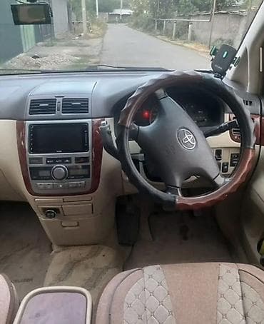 vvt: Toyota Ipsum: 2001 г., 2.4 л, Автомат, Бензин, Минивэн — 1