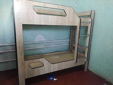 used bed: Двухъярусная кровать из ЛДСП в цвете «дуб». - Компактная конструкция — 1