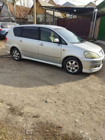 Toyota Ipsum: 2003 г., 2.4 л, Автомат, Бензин, Минивэн