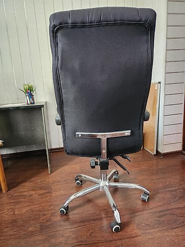 Офис креслолору: Офис креслолор, Колдонулган, Дөңгөлөктүү, түсү - Кара — 6