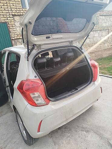 li 9 max: Chevrolet Spark: 2018 г., 1 л, Автомат, Бензин, Хэтчбэк — 4