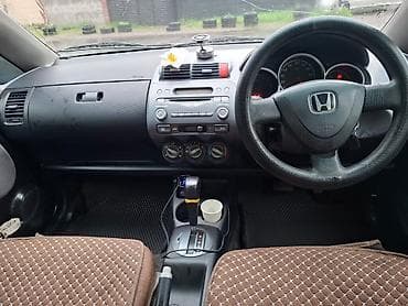 fit 2012: Honda Fit: 2001 г., 1.3 л, Бензин, Хэтчбэк — 6