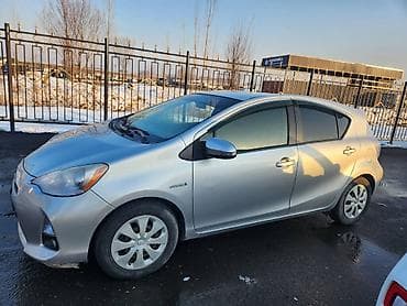 lada 2105: Toyota Prius: 2012 г., 1.5 л, Вариатор, Гибрид, Хетчбек — 3