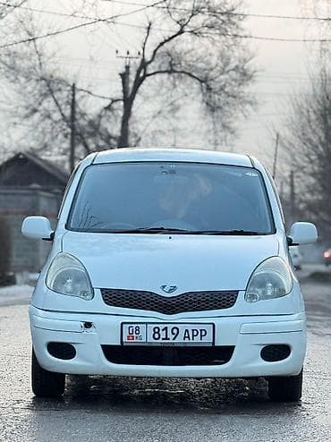 Toyota Funcargo: 2003 г., 1.3 л, Автомат, Бензин, Хэтчбэк