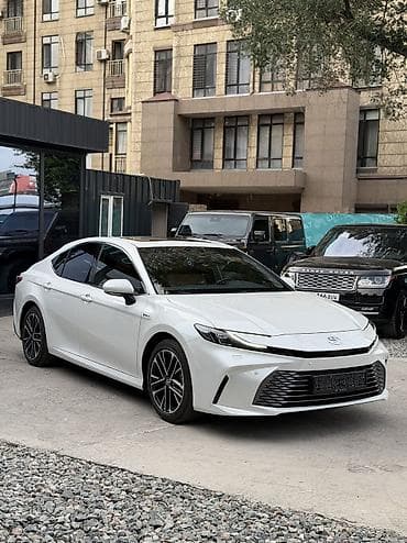 Продажа авто: Toyota Camry: 2025 г., 2.5 л, Вариатор, Гибрид, Седан — 3