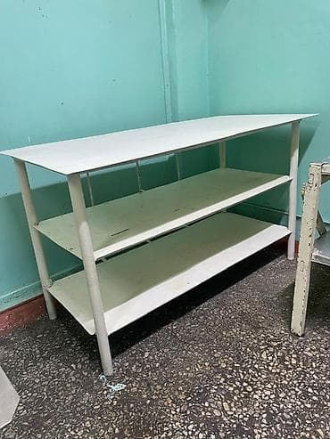 Цена Договорная Металлический стол с двумя полками - Прочный — 1