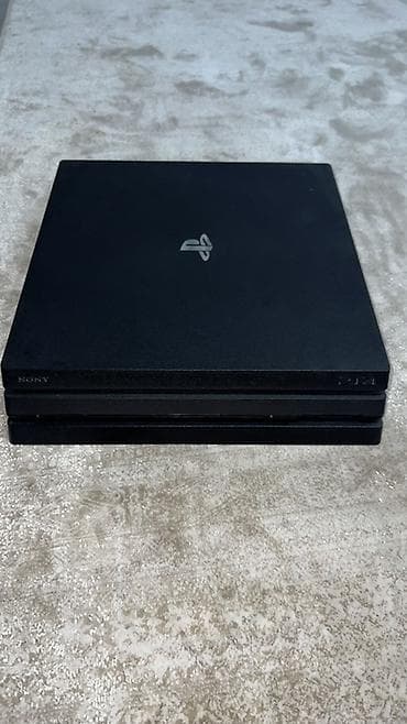 4 x: PlayStation 4 Pro (PS4 Pro) + 2 геймпада DualShock 4 + 3 диска Состав — 2