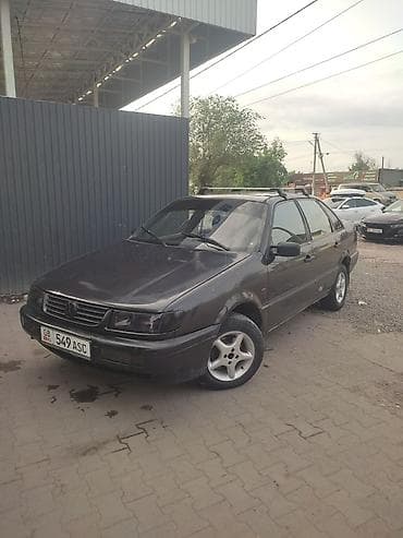 Volkswagen Passat: 1994 г., 1.8 л, Лифтбек