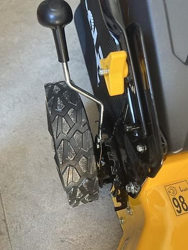 канистр для бензина: Газонокосилка ROLF TOP-22 (Lawn Mower) - Тип: бензиновая самоходная — 6