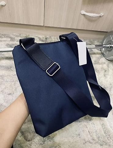 Кол сааттар: BALDININI🇮🇹 Цена:6500сом Новая Сумка через плечо, темно‑синяя. - — 2