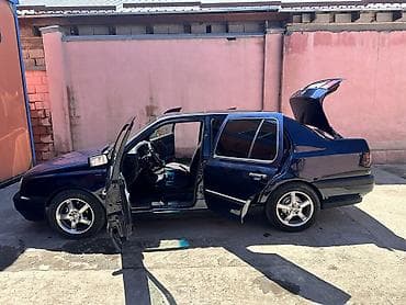 арзан матиз 1: Volkswagen : 1993 г., 1.8 л, Кол менен иштөөчү, Бензин, Седан — 9