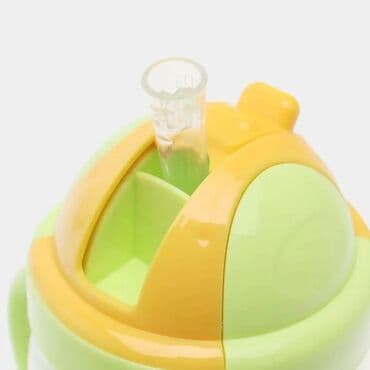 современный: Поильник с трубочкой и ручками поможет малышу быстро привыкнуть пить — 6