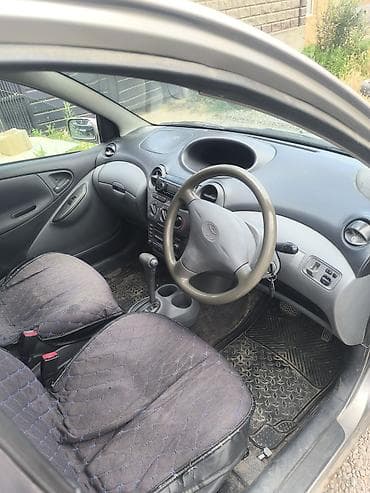 Toyota Vitz: 2001 г., 1 л, Автомат, Бензин, Хэтчбэк at lalafo.kg Toyota Vitz: 2001 г., 1 л, Автомат, Бензин, Хэтчбэк