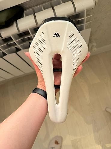 Велосипедное седло с вырезом и вентиляцией брала себе не подошло