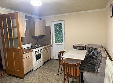 Үйлөрдү ижарага берүү: 70 м², 3 бөлмө, Унаа токтотуучу жай — 5