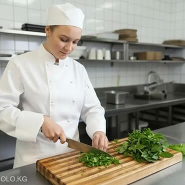 Требуется помощник повара зарплата 30 т
+ проживание бесплатно