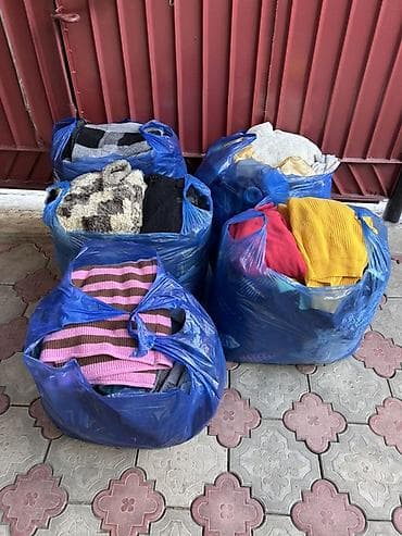 полто: Вещи б/у без выбора, в основном женские. Приезжайте, забирайте. ЛОТ — 1