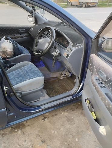 Toyota Ipsum: 1996 г., 2 л, Автомат, Бензин, Минивэн