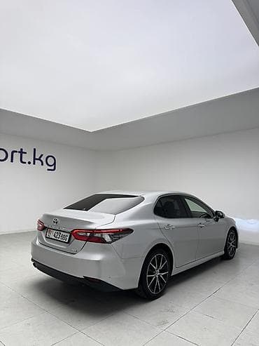 prius plus: Toyota Camry: 2022 г., 2.5 л, Автомат, Гибрид, Седан — 4