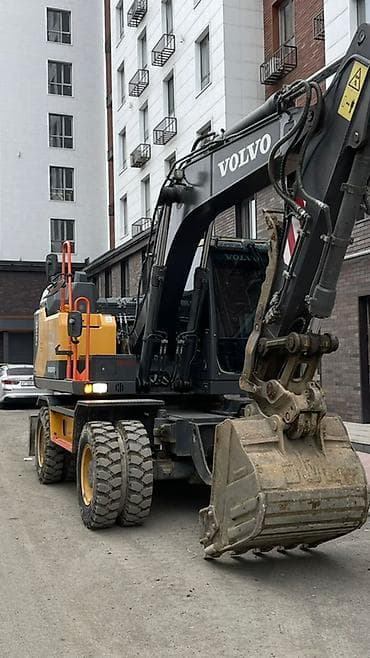 Экскаватор, Volvo, Колесный