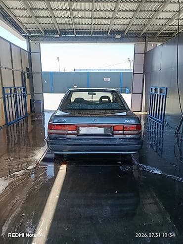 Транспорт: Mazda 626: 1990 г., 2 л, Механика, Бензин, Седан — 2