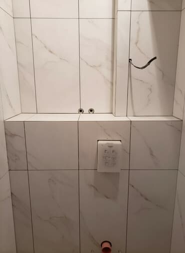 плиточные работы: Подготовка стен для грунтовки, Гидроизоляционные работы, Укладка плитки на откосы, окна, двери | Керамическая плитка, Керамогранитая плитка, Мозаичная плитка | Вертикальная укладка, Диагональная укладка, Горизонтальная укладка 3-5 лет опыта — 1