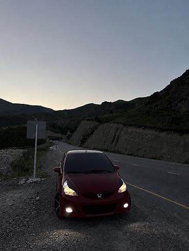 Honda Fit: 2008 г., 1.5 л, Вариатор, Бензин, Хэтчбэк — 2