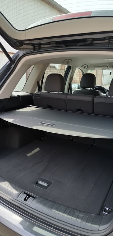 Выдвижная шторка багажника Тойота Авенсис Версо,отличном рабочем