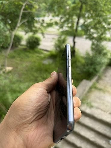 blue lock: Samsung Galaxy S21, Б/у, 128 ГБ, цвет - Серый, 2 SIM — 4