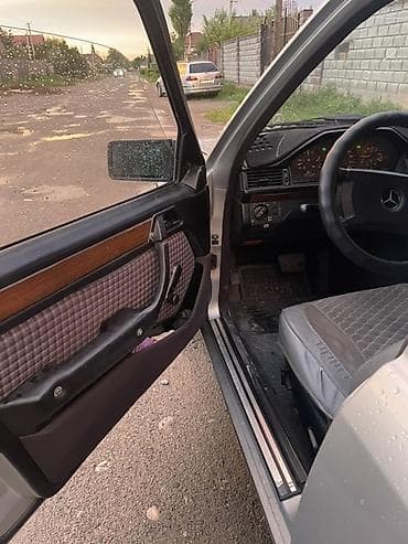 g2 master: Mercedes-Benz W124: 1989 г., 2.3 л, Автомат, Бензин, Седан — 4