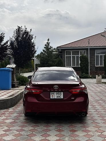 kia seltas: Toyota Camry: 2018 г., Седан — 6