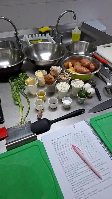 работа по мытью посуды для девушек: Ищу работу на чёрную посуду и на белую посуду опыт работы имеется про — 1