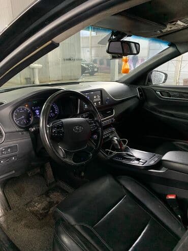 200000 машина: Hyundai Grandeur: 2019 г., 3 л, Автомат, Газ, Седан — 4