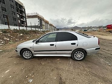 Mitsubishi Carisma: 2002 г., Ручные, Бензин, Седан