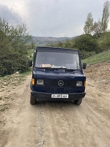 Транспорт: Жеңил жүк ташуучу унаа, Mercedes-Benz, Дубль, 3 т, Колдонулган — 3