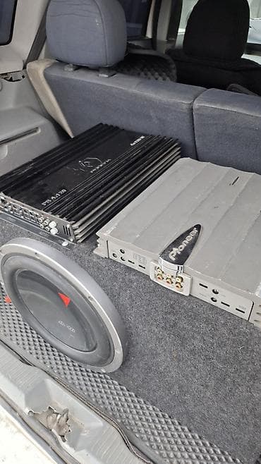 Автозвук комплект: сабвуфер + 2 усилителя Состав: - Сабвуфер Kenwood