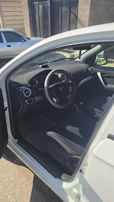 вольво авто: Chevrolet Aveo: 2017 г., 1.5 л, Ручные, Бензин, Седан — 4