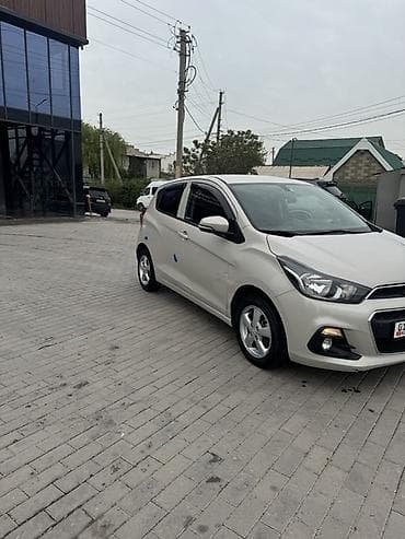 спарк 1: Chevrolet Spark: 2017 г., 1 л, Автомат, Бензин, Хэтчбэк — 4
