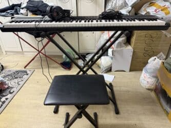 микрофон с колонкой: Продается Электропианиео! Artesia pro. Состояние отличное. В — 3