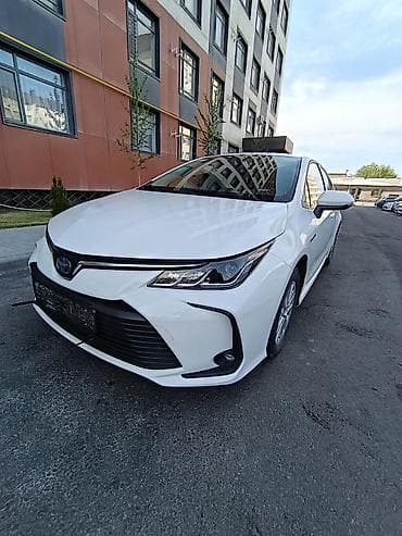 на corolla: Toyota Corolla: 2022 г., 1.8 л, Вариатор, Гибрид, Седан — 2