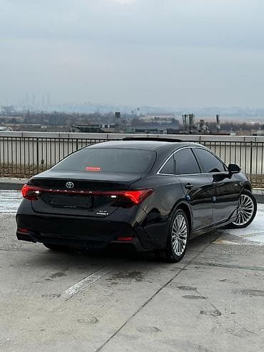 hybrid: Toyota Avalon: 2019 г., 2.5 л, Вариатор, Гибрид, Седан — 2