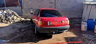Audi 80: 1988 г., 1.8 л, Механика, Бензин, Седан