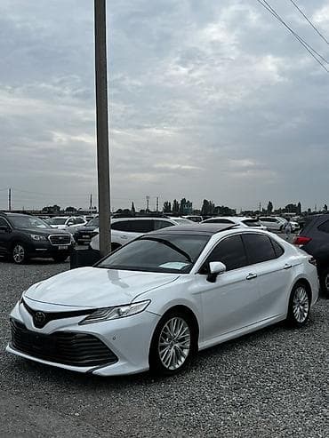 Toyota Camry: 2018 г., 2.5 л, Автомат, Бензин, Седан — 2