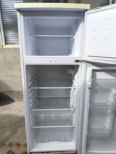 халадилник сатылат: Холодильник двухкамерный, верхняя морозилка. Особенности: - — 4