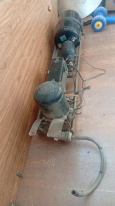 морозильный лар: Компрессорно-пневмонасос - На раме установлен герметичный компрессор — 1