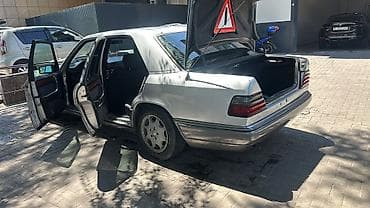 машина 100: Mercedes-Benz W124: 1994 г., Автомат, Седан — 5